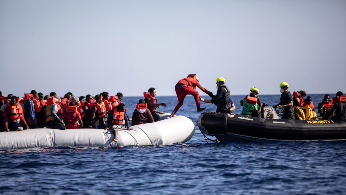 ONG, appello per un’imbarcazione in pericolo: l’Italia deve salvarla