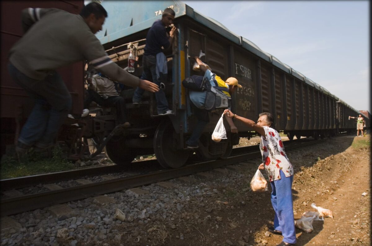 Las Patronas: dal 1995 in soccorso dei migranti che attraversano “La Bestia”